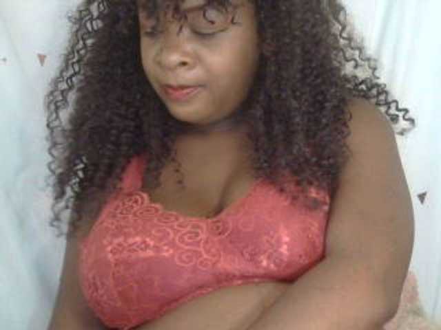 Love-Sexya live cam on BongaCams