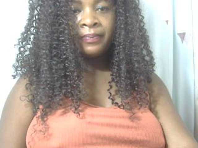 Love-Sexya live cam on BongaCams