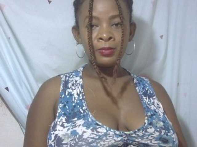 Love-Sexya live cam on BongaCams