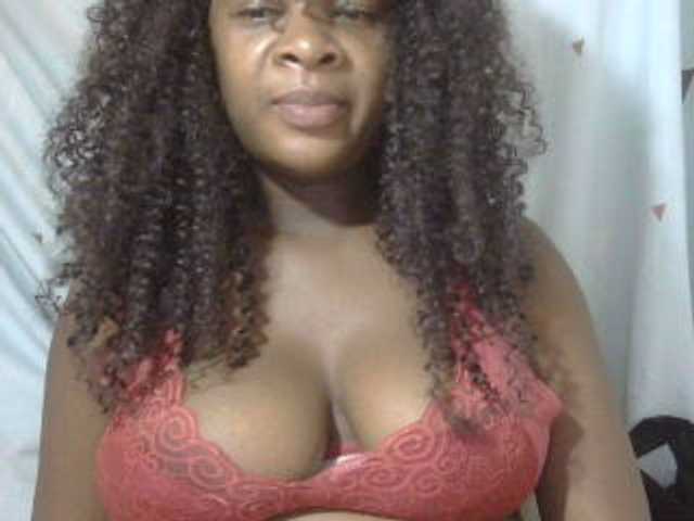 Love-Sexya live cam on BongaCams