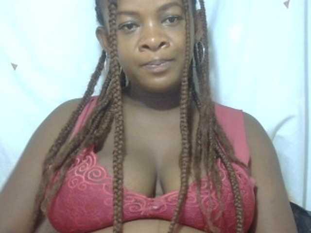 Love-Sexya live cam on BongaCams