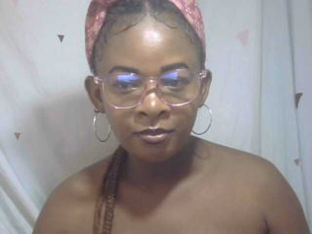 Love-Sexya live cam on BongaCams