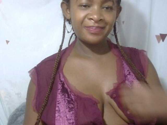 Love-Sexya live cam on BongaCams