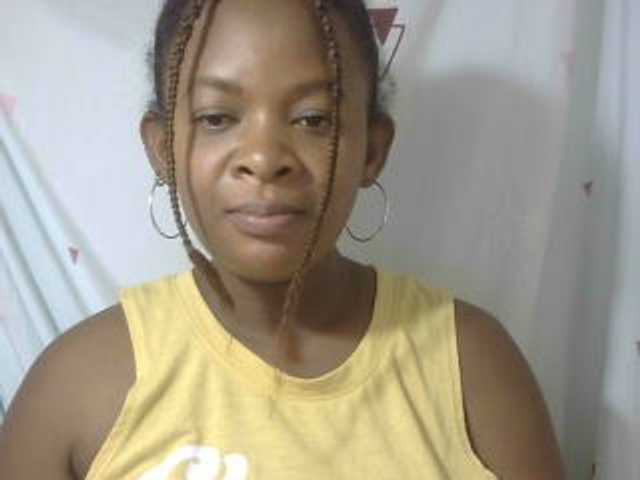 Love-Sexya live cam on BongaCams