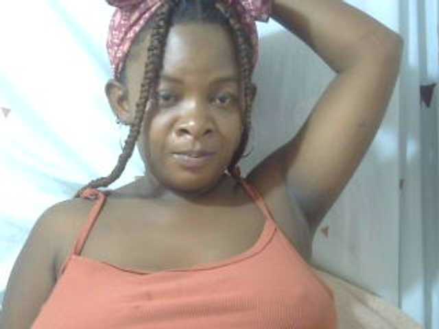 Love-Sexya live cam on BongaCams