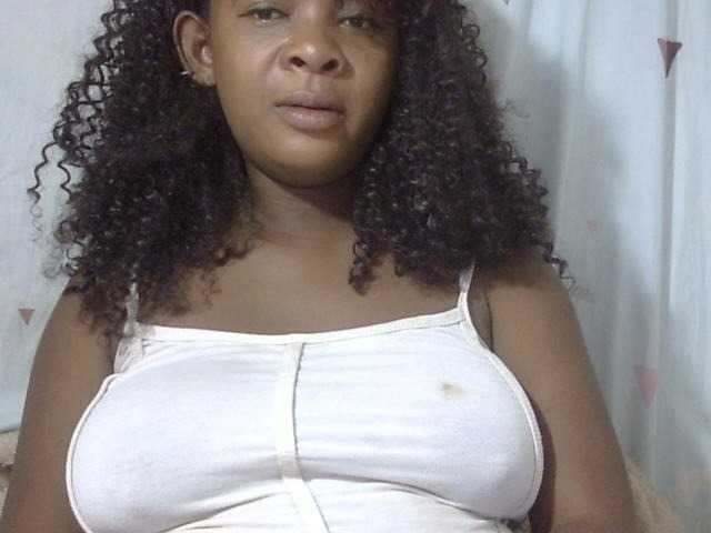 Love-Sexya live cam on BongaCams