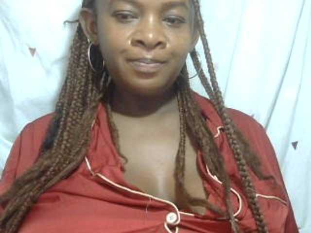 Love-Sexya live cam on BongaCams