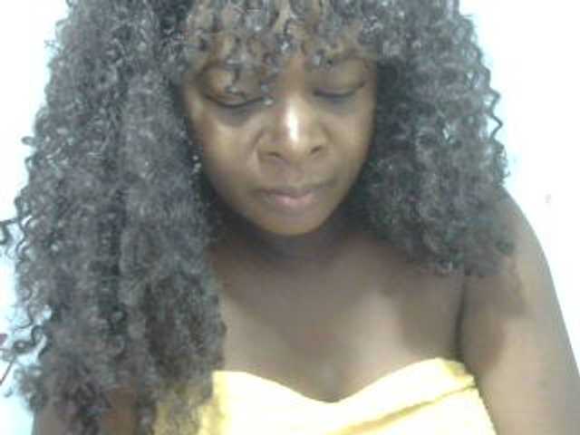 Love-Sexya live cam on BongaCams