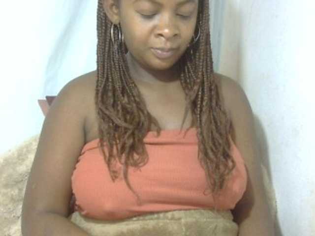 Love-Sexya live cam on BongaCams