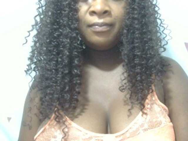 Love-Sexya live cam on BongaCams