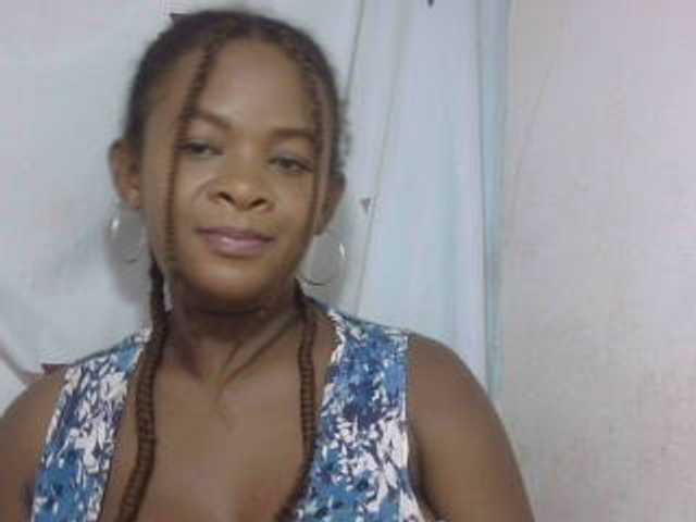 Love-Sexya live cam on BongaCams