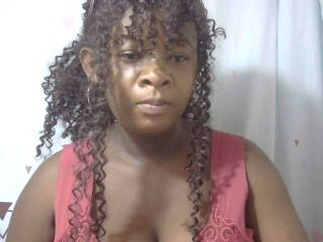 Love-Sexya live cam on BongaCams