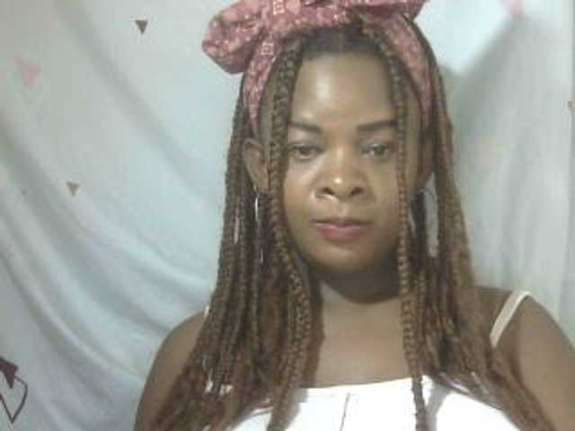 Love-Sexya live cam on BongaCams