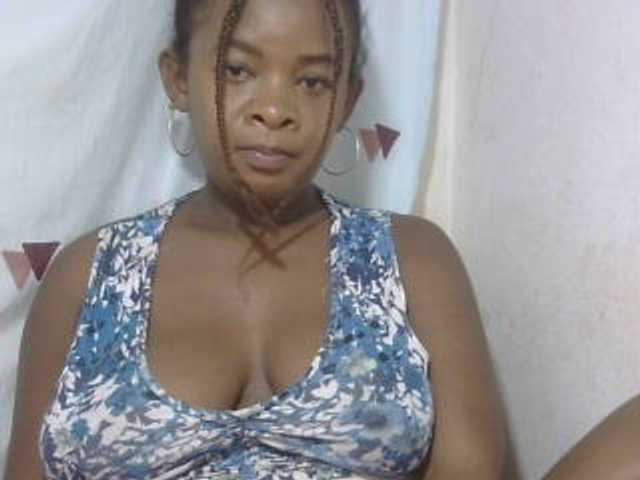 Love-Sexya live cam on BongaCams