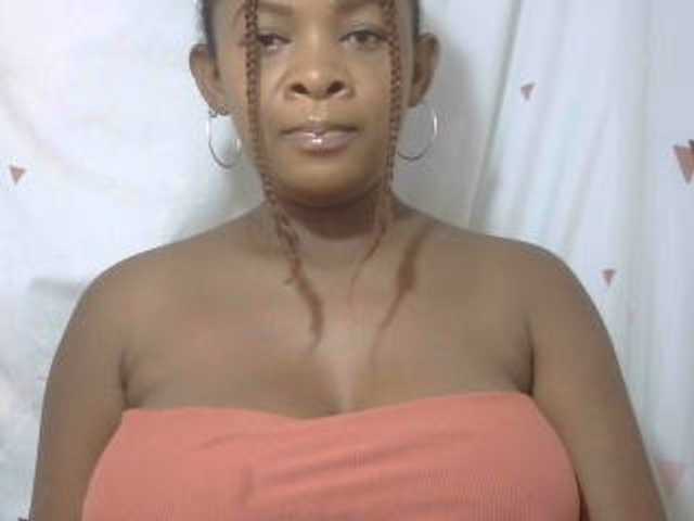 Love-Sexya live cam on BongaCams