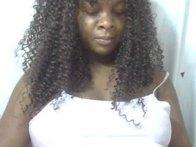 Love-Sexya live cam on BongaCams