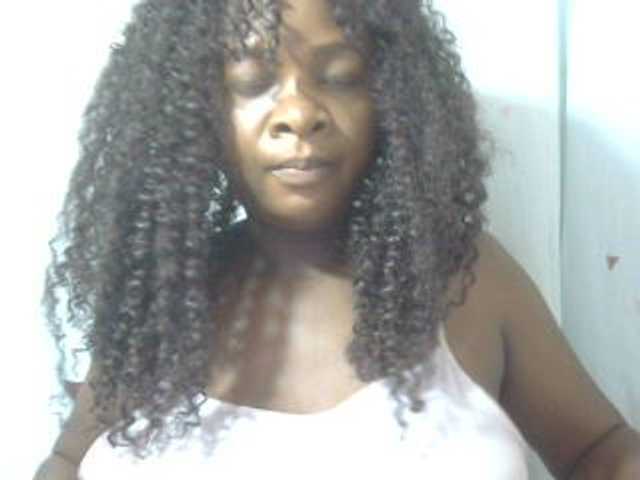 Love-Sexya live cam on BongaCams