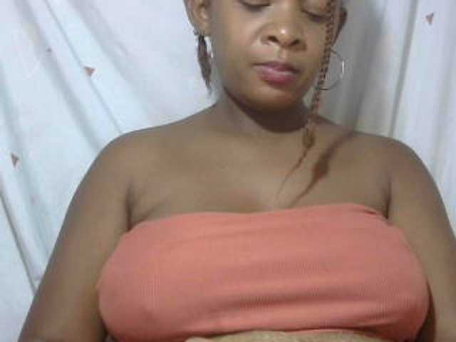 Love-Sexya live cam on BongaCams