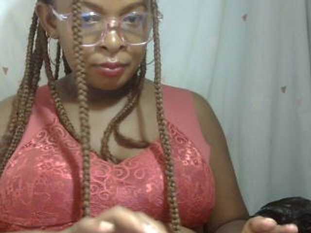 Love-Sexya live cam on BongaCams