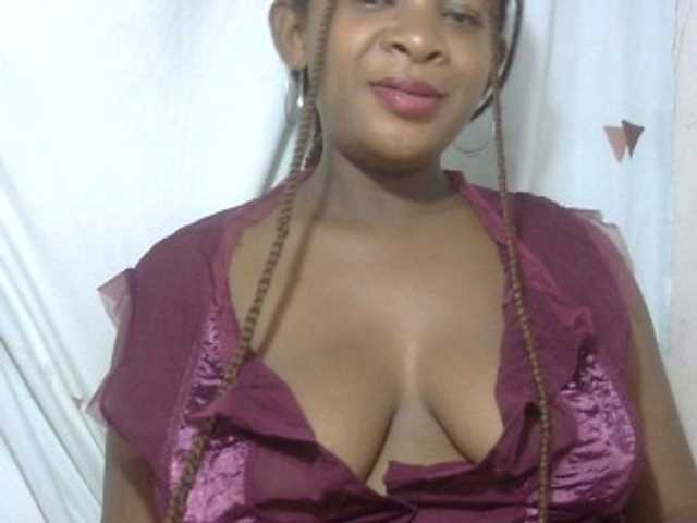 Love-Sexya live cam on BongaCams