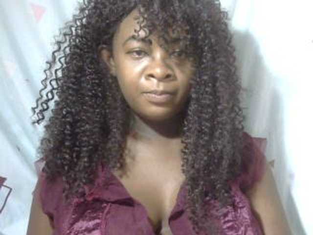 Love-Sexya live cam on BongaCams