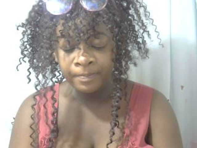 Love-Sexya live cam on BongaCams