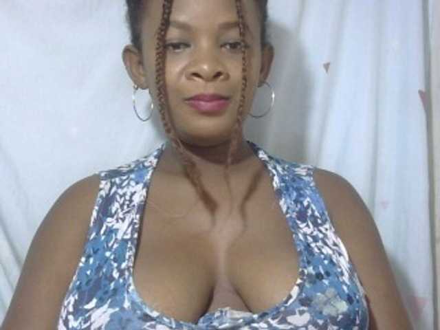 Love-Sexya live cam on BongaCams