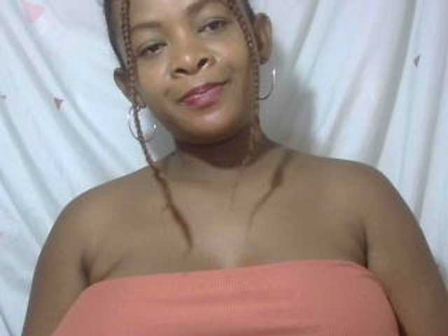 Love-Sexya live cam on BongaCams