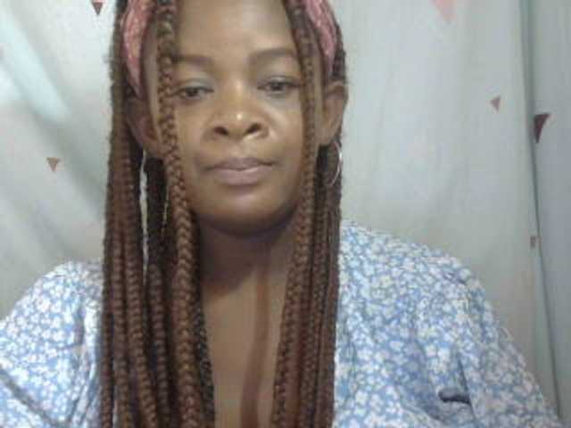 Love-Sexya live cam on BongaCams