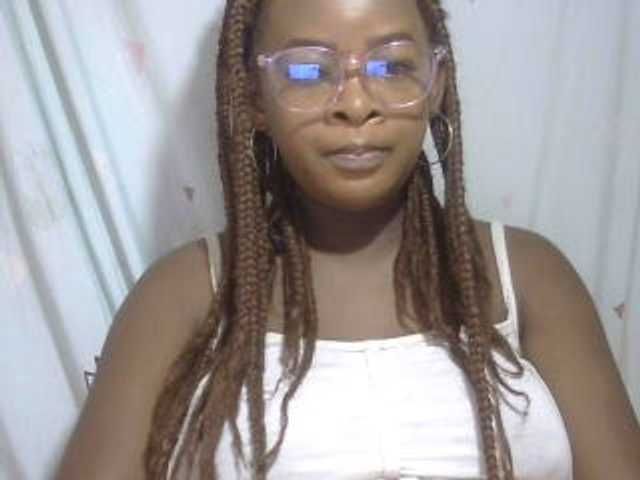 Love-Sexya live cam on BongaCams