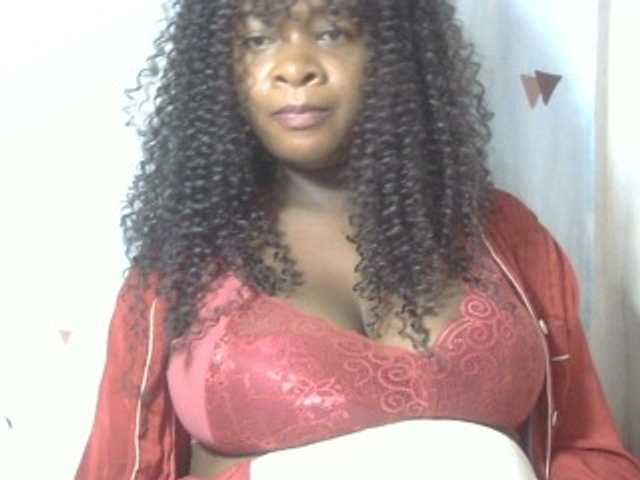Love-Sexya live cam on BongaCams