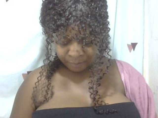 Love-Sexya live cam on BongaCams