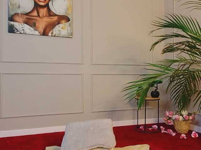 nyraglow live cam on BongaCams