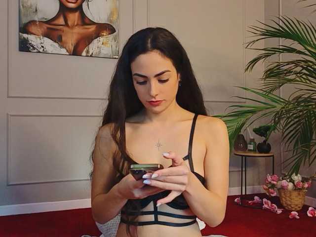 nyraglow live cam on BongaCams