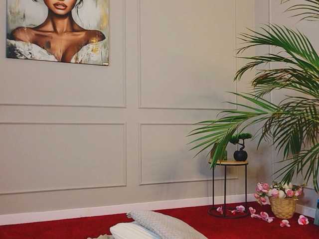 nyraglow live cam on BongaCams