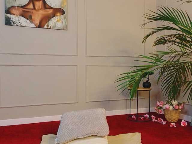 nyraglow live cam on BongaCams