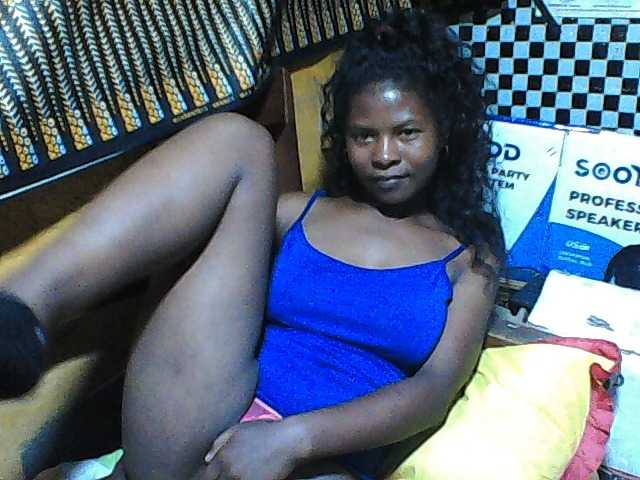 Luciafunnie live cam on BongaCams