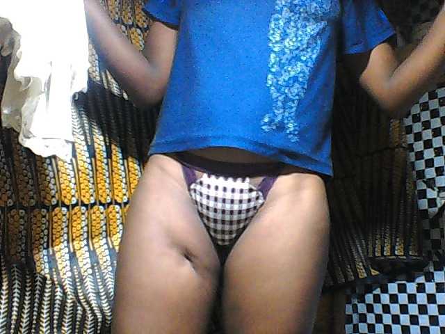 Luciafunnie, en vivo ahora en BongaCams