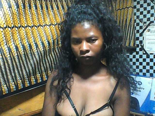 Luciafunnie live cam on BongaCams