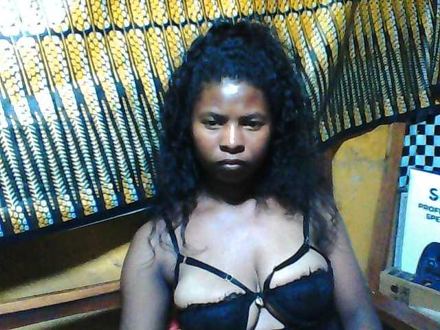 Luciafunnie live cam on BongaCams