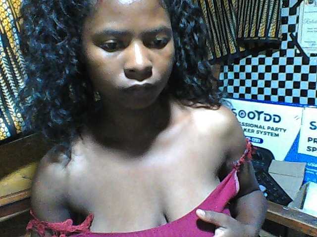 Luciafunnie live cam on BongaCams