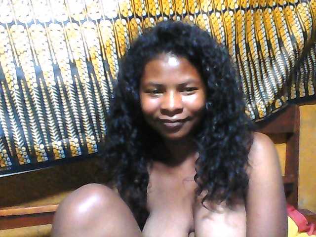 Luciafunnie live cam on BongaCams