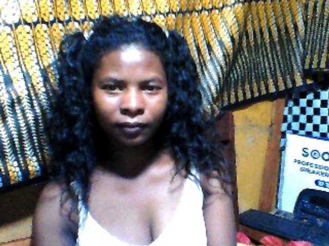 Luciafunnie live cam on BongaCams