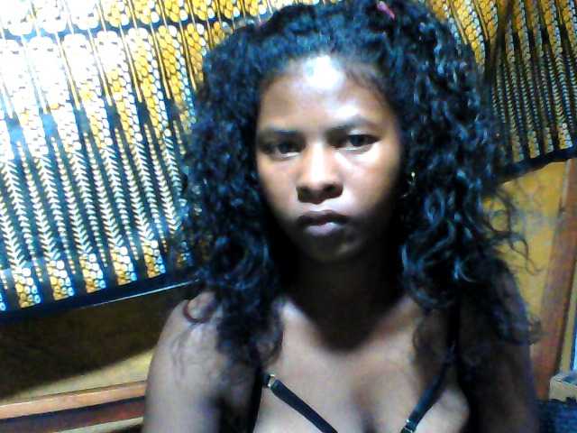Luciafunnie, en directo ahora en BongaCams