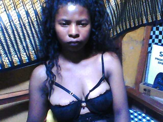 Luciafunnie live cam on BongaCams