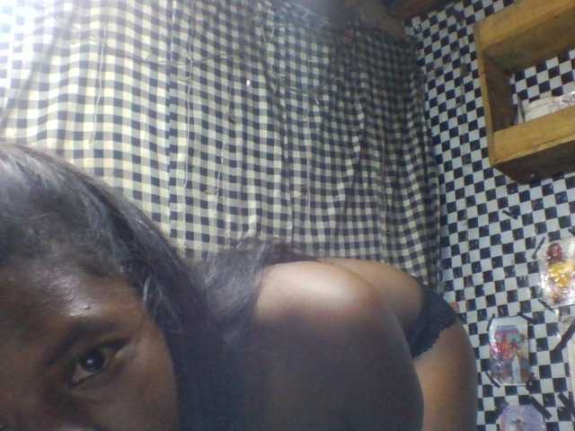 Luciafunnie live cam on BongaCams