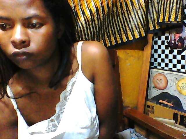 Luciafunnie live cam on BongaCams
