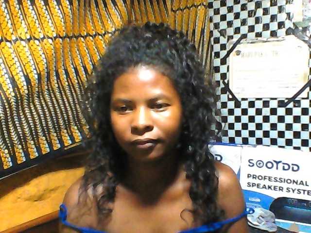 Luciafunnie live cam on BongaCams