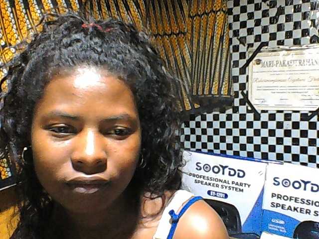 Luciafunnie live cam on BongaCams