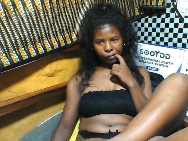 Luciafunnie live cam on BongaCams